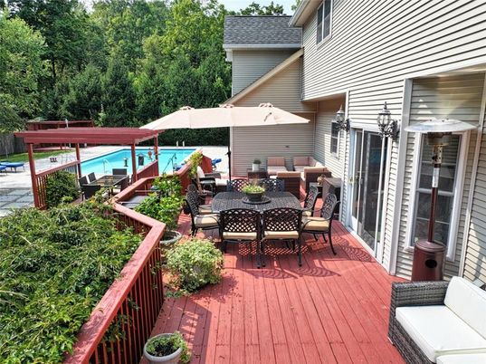 Exterior, Pool