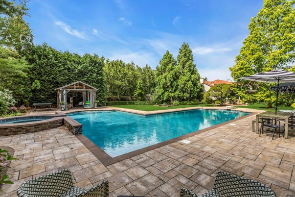 Exterior, Pool