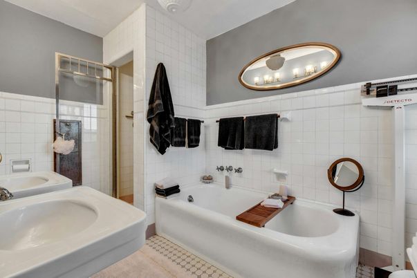 Bathroom, Dual Sink Vanities, Interior