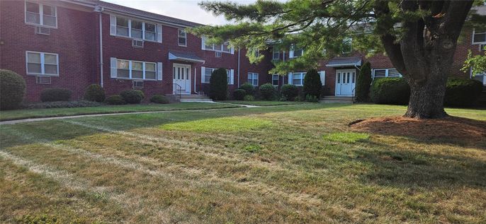 Backyard, Exterior, Facade, Brick Facade, Georgian