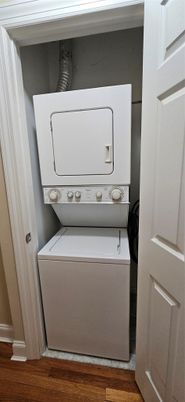 Interior, Utility Closets, Washer, Wood Texture Flooring