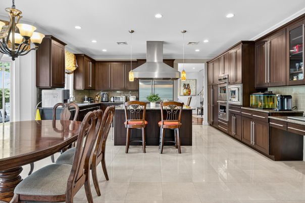 Dining room, Interior, Kitchen, Pendant Lights, Recessed Lighting, Stainless Steel Appliances