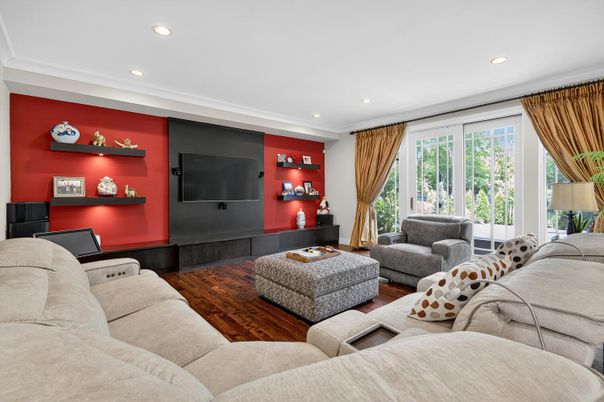 Interior, Living room, Recessed Lighting, Wood Texture Flooring