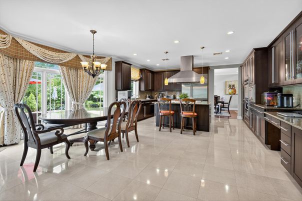 Chandelier, Dining room, Interior, Kitchen, Pendant Lights, Recessed Lighting, Stainless Steel Appliances