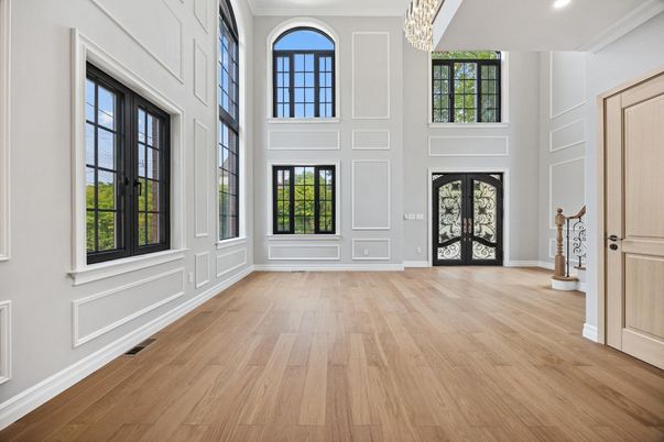 Chandelier, Fireplace, Interior, Recessed Lighting, Wood Texture Flooring