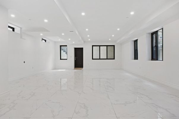 Empty room, Interior, Marble, Recessed Lighting