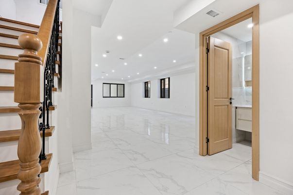 Empty room, Interior, Marble, Recessed Lighting