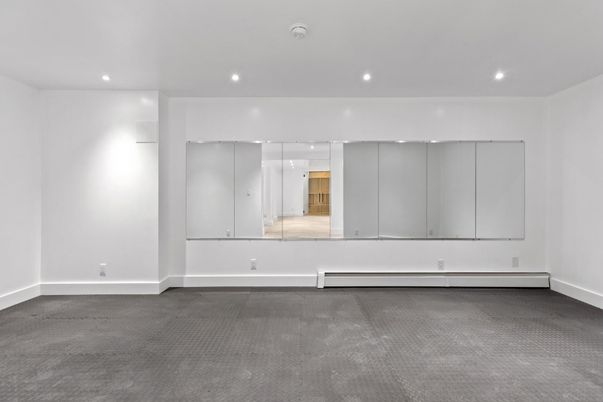 Empty room, Interior, Recessed Lighting
