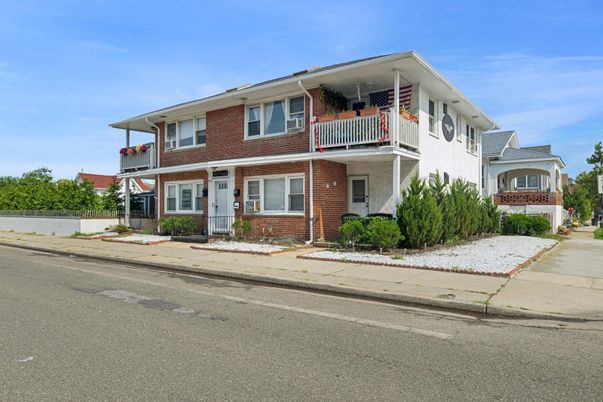 Exterior, Facade, Brick Facade, Modern