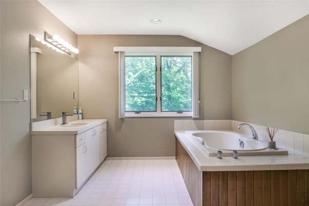 Bathroom, Dual Sink Vanities, Interior, Recessed Lighting