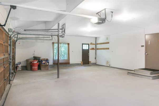 Garage, Interior
