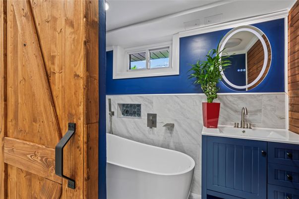 Bathroom, Free Standing Baths, Interior, Marble Walls