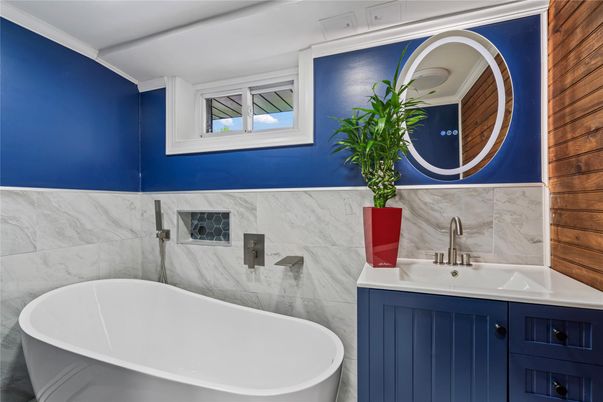 Bathroom, Free Standing Baths, Interior, Marble Walls