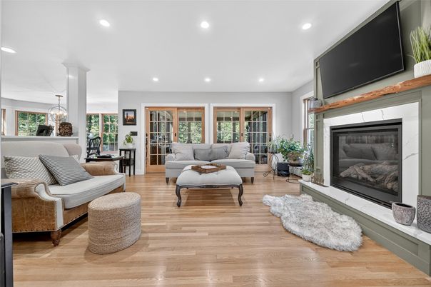 Fireplace, Interior, Living room, Pendant Lights, Recessed Lighting, Wood Texture Flooring