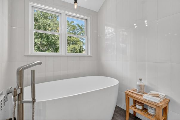 Bathroom, Free Standing Baths, Interior
