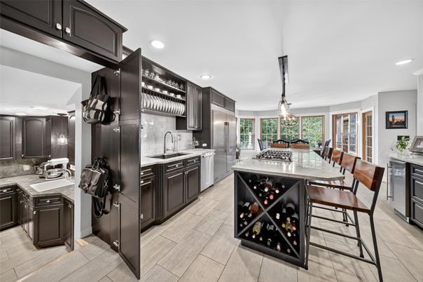 Dining room, Interior, Kitchen, Pendant Lights, Recessed Lighting, Stainless Steel Appliances