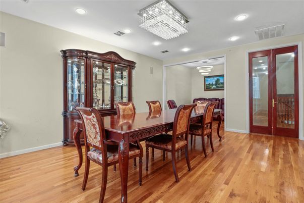 Chandelier, Dining room, Interior, Recessed Lighting, Wood Texture Flooring