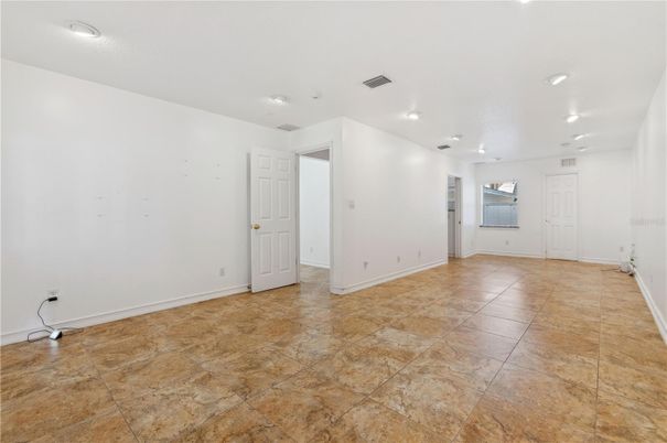 Empty room, Interior, Recessed Lighting
