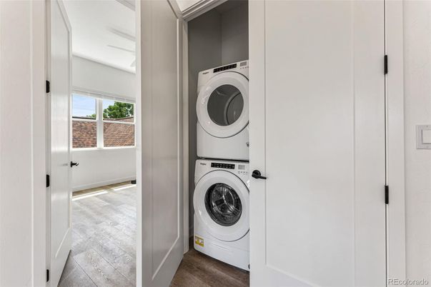 Interior, Utility Closets, Washer, Wood Texture Flooring