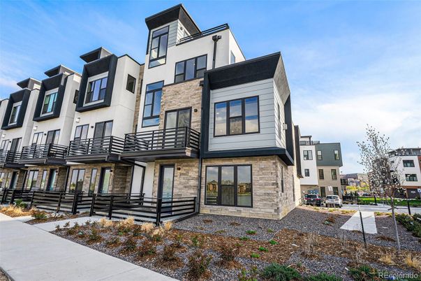 Exterior, Facade, Modern