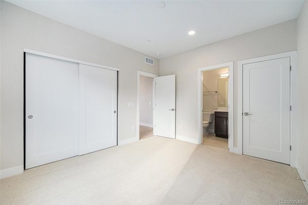 Bathroom, Empty room, Interior, Recessed Lighting