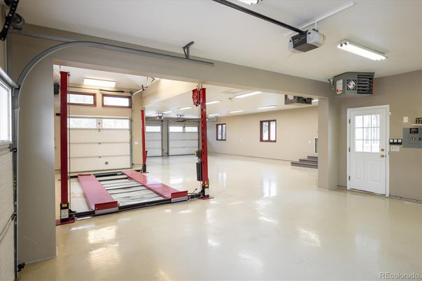 Garage, Interior