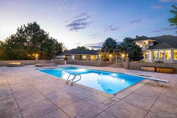 Exterior, Pool