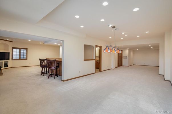 Empty room, Interior, Pendant Lights, Recessed Lighting
