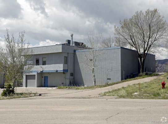 Attached, Exterior, Facade, Modern