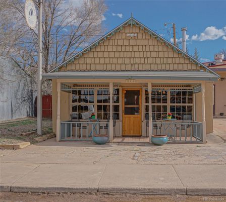Exterior, Facade, None