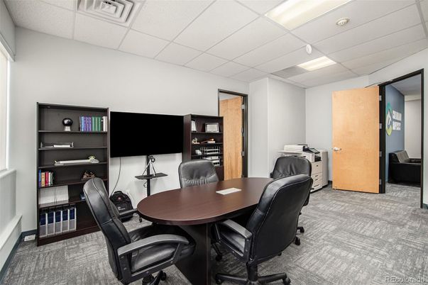 Home Office, Interior