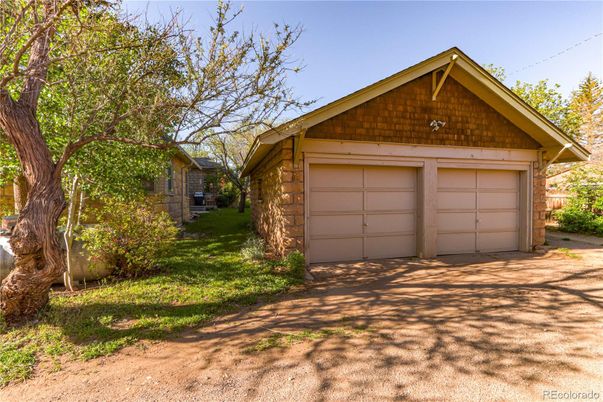 Detached Garage, Exterior