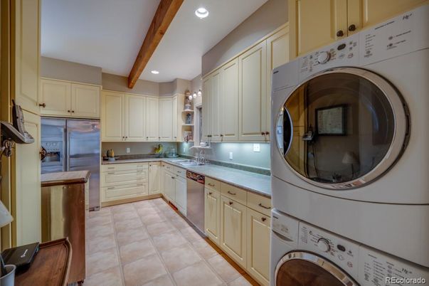 Interior, Kitchen, Recessed Lighting, Washer, Wooden Beams