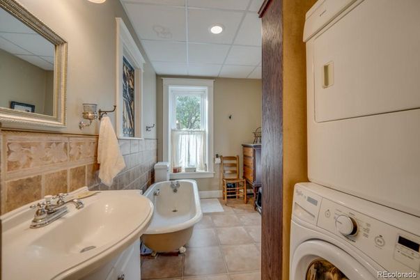 Bathroom, Interior, Recessed Lighting, Washer