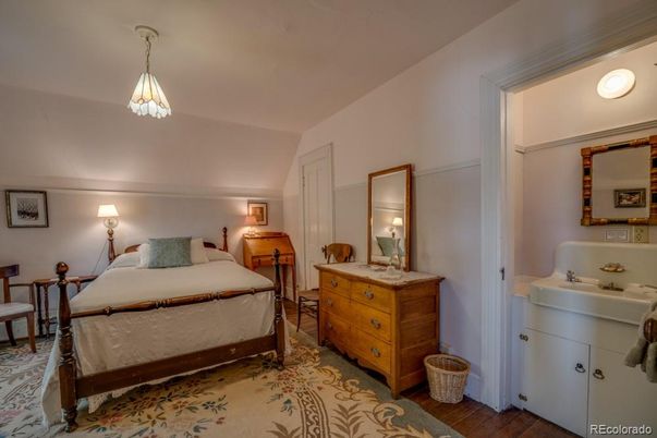 Bedroom, Interior, Pendant Lights, Wood Texture Flooring