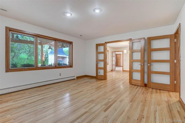 Empty room, Interior, Recessed Lighting, Wood Texture Flooring