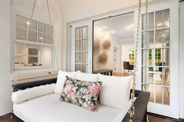 Interior, Living room, Pendant Lights, Recessed Lighting