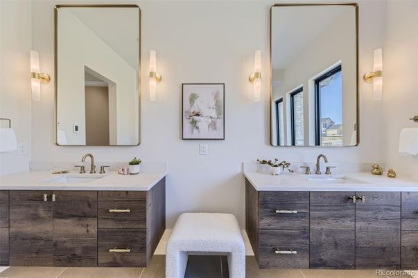 Bathroom, Dual Sink Vanities, Interior