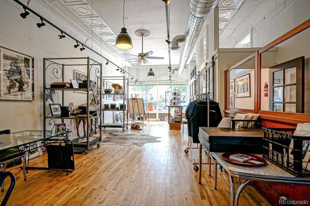 Interior, Pendant Lights, Wood Texture Flooring