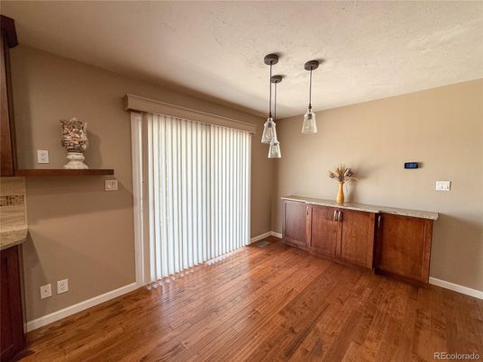 Empty room, Interior, Pendant Lights, Wood Texture Flooring