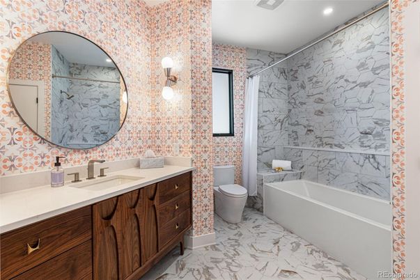 Bathroom, Interior, Marble, Marble Walls, Recessed Lighting