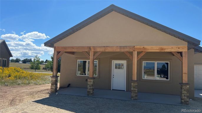Exterior, Facade, Modern