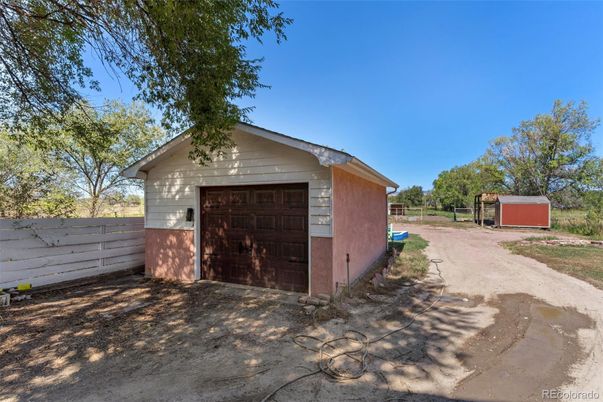 Detached Garage, Exterior