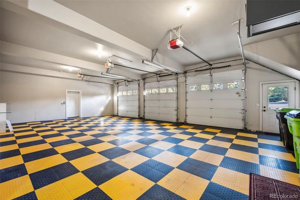 Garage, Interior