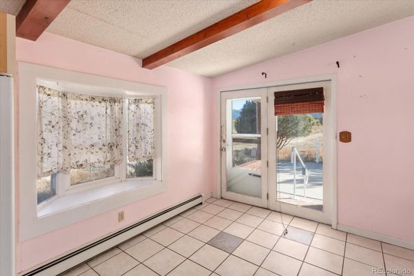 Empty room, Interior, Wooden Beams