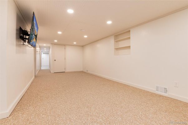 Empty room, Interior, Recessed Lighting