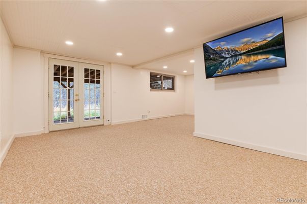 Empty room, Interior, Recessed Lighting