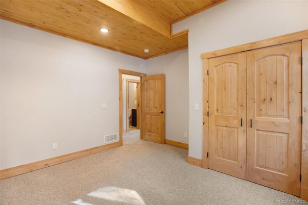 Empty room, Interior, Recessed Lighting, Wooden Ceilings