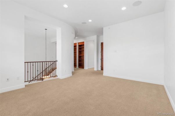 Empty room, Interior, Recessed Lighting