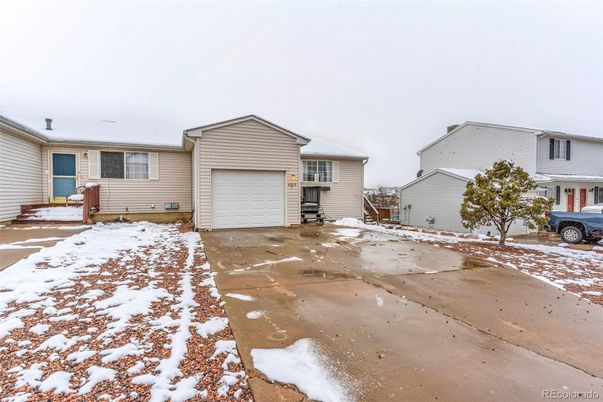 Attached, Exterior, Facade, Ranch